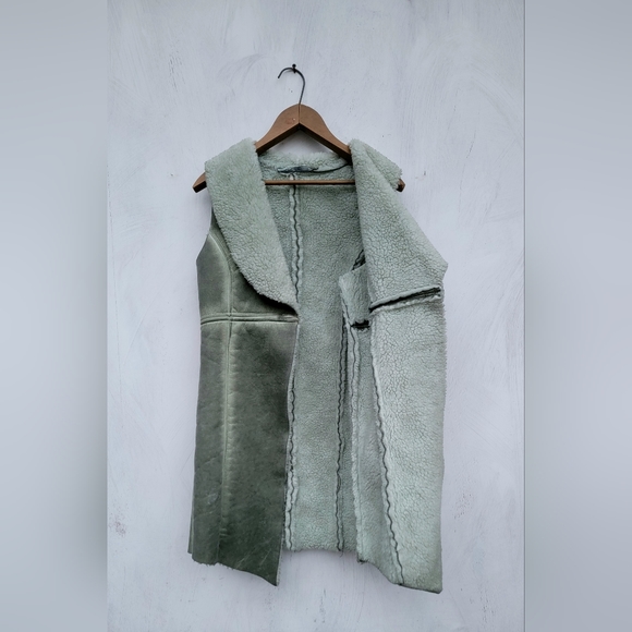 Sage Italian Leather Button Vest with Faux Fur Lining - Picture 7 of 11
